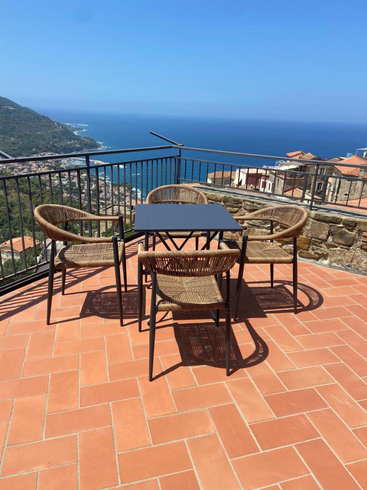 La Mansarda Bed and Breakfast Castellabate Buitenkant foto